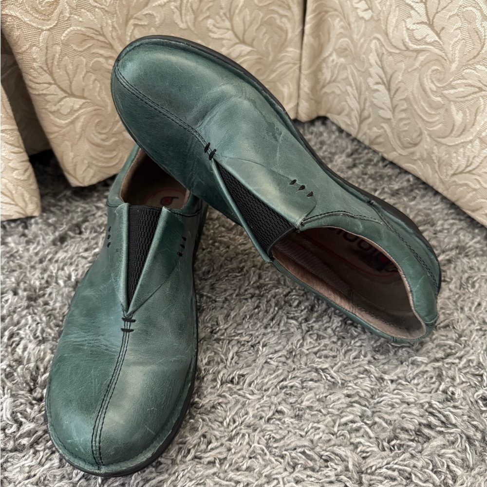 Bionics Green Leather Shoes Sz 7.5 excellent condition